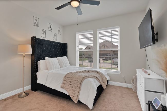 6012 Hightower St, House other with 5 bedrooms, 3 bathrooms and null parking in Aubrey TX | Image 8