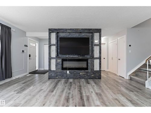 3214 71 St Nw, Edmonton, AB, T6K1K9 | Card Image