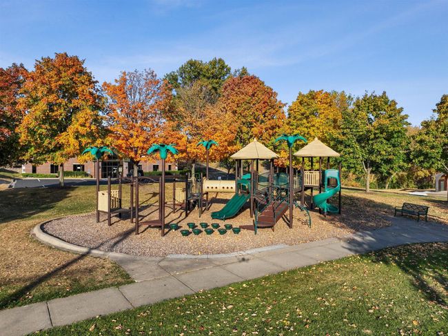 1 Within downtown Rosemount, you will find the AWESOME Central Park, filled with Amphitheatre, walking trails, and splash pad. 3.jpg | Image 40
