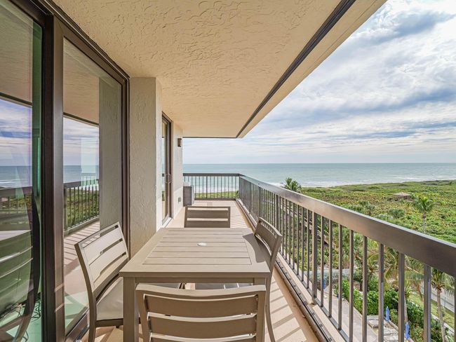 806 - 3100 N Highway A1a, Condo with 3 bedrooms, 2 bathrooms and null parking in Hutchinson Island FL | Image 48