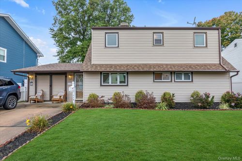 114 Stonecutter Road, Hempstead, NY, 11756 | Card Image