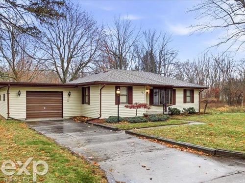 39 S Flower St, Croswell, MI, 48422-1311 | Card Image