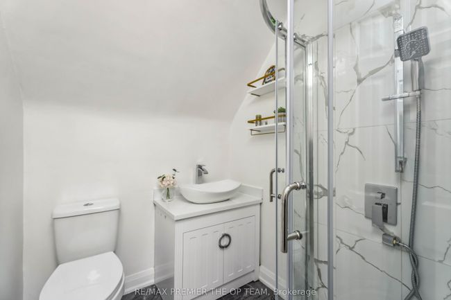 273 E 13 Th St, House other with 5 bedrooms, 3 bathrooms and 5 parking in Hamilton ON | Image 24