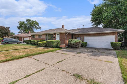 24756 Hill Ave, Warren, MI, 48091-4458 | Card Image