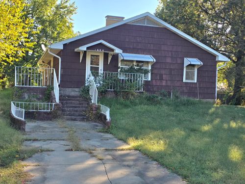 1604 College St, Lamar, MO, 64759-2302 | Card Image