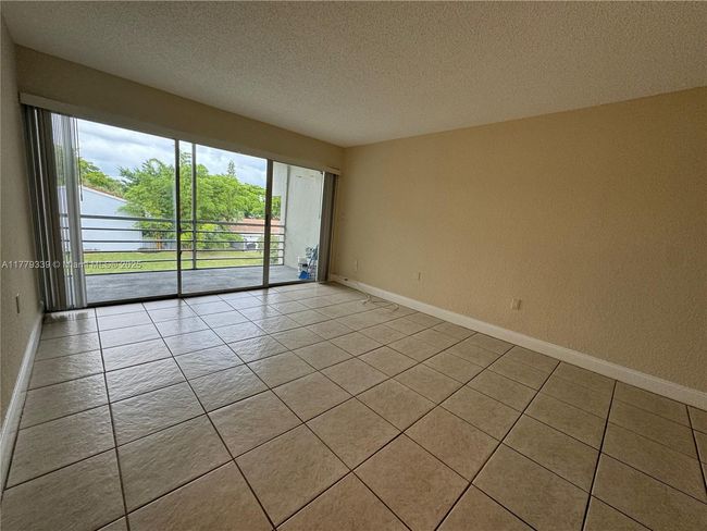 APT-315 - 4215 University Dr, Condo with 2 bedrooms, 2 bathrooms and null parking in Sunrise FL | Image 6
