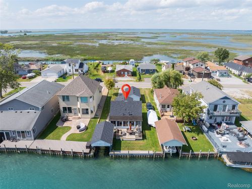 8893 Anchor Bay Dr, Clay, MI, 48001-3513 | Card Image