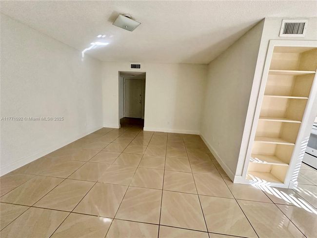 APT-513 - 915 Riverside Dr, Condo with 2 bedrooms, 2 bathrooms and null parking in Coral Springs FL | Image 7