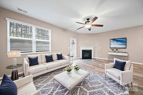 3273 Yarmouth Ln, Gastonia, NC, 28056-7875 | Card Image