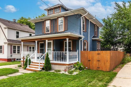 408 W Newhall Ave, Waukesha, WI, 53186-6018 | Card Image