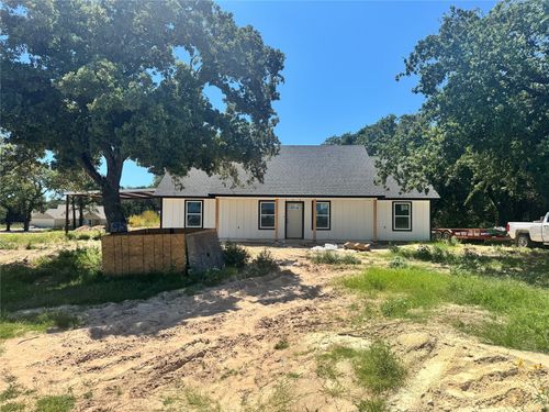 195 Agnes Cir, Springtown, TX, 76082-5823 | Card Image