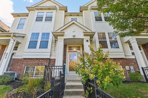 664 Grosvenor Ln, Aurora, IL, 60504-4409 | Card Image