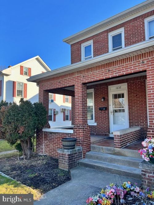 b-1632 W Market St, YORK, PA, 17404-5484 | Card Image
