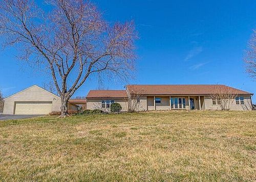 112 Donegal Ln, Bedford, VA, 24523-6205 | Card Image