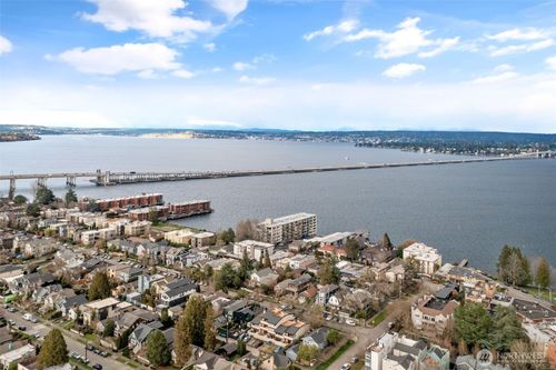 2009 42nd Ave E, Seattle, WA, 98112-2713 | Card Image