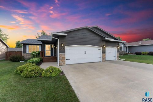 703 S Rosewood Dr Drive, Harrisburg, SD, 57032 | Card Image