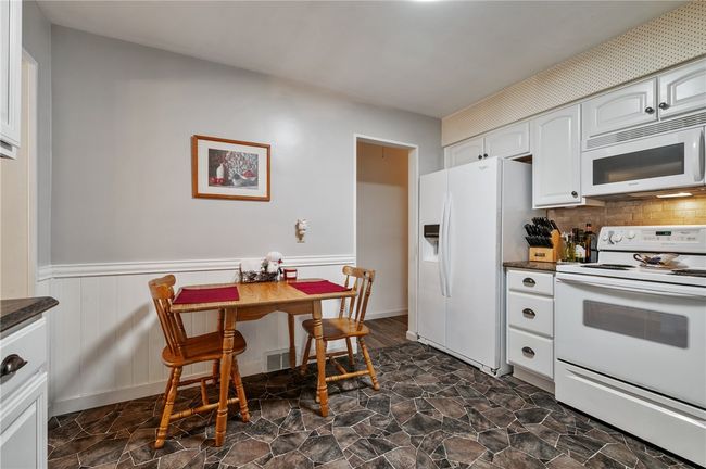 964 Union Ave, House other with 3 bedrooms, 3 bathrooms and 2 parking in Brackenridge PA | Image 4