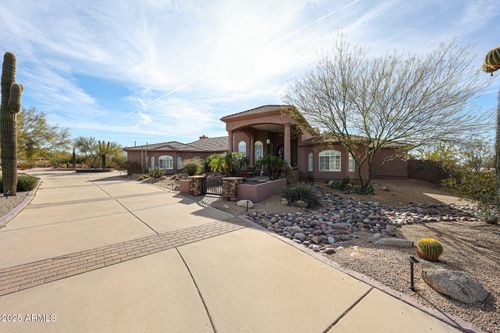 9015 E Hackamore Dr, Scottsdale, AZ, 85255-2204 | Card Image
