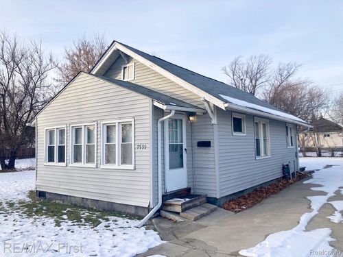 7599 Toepfer Rd, Warren, MI, 48091-3043 | Card Image