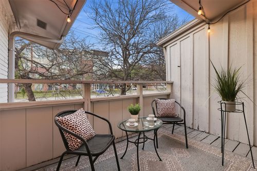 214-4347 Dickason Ave, Dallas, TX, 75219-2682 | Card Image