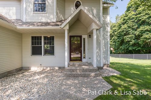 15423 Stoneridge Ct, Spring Lake, MI, 49456-2266 | Card Image