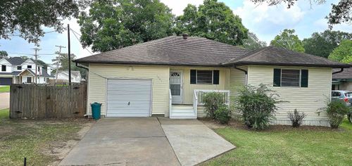 1001 Mcarthur Dr, Port Neches, TX, 77651-2607 | Card Image