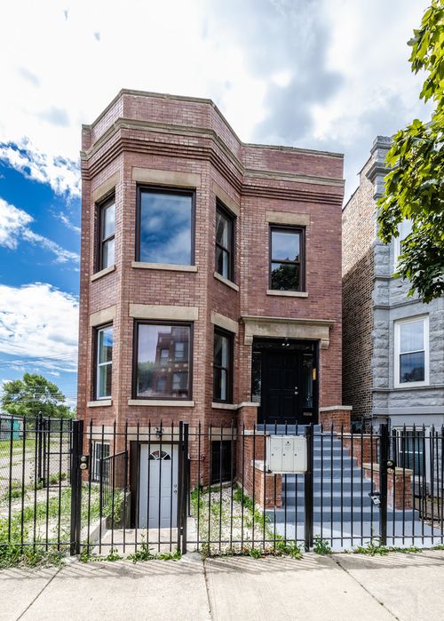 3651 W Grenshaw St, Chicago, IL, 60624-3747 | Card Image