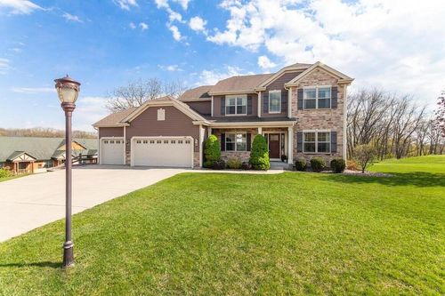 1707 Coldwater Creek Dr, Waukesha, WI, 53188-8029 | Card Image