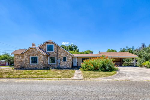 1229 N Park St, Uvalde, TX, 78801-3944 | Card Image