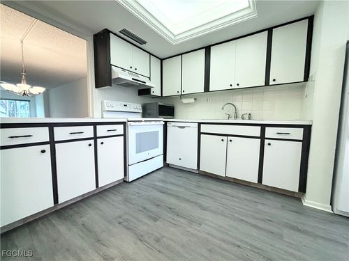 apt-107-2264 Winkler Ave, FORT MYERS, FL, 33901-9167 | Card Image