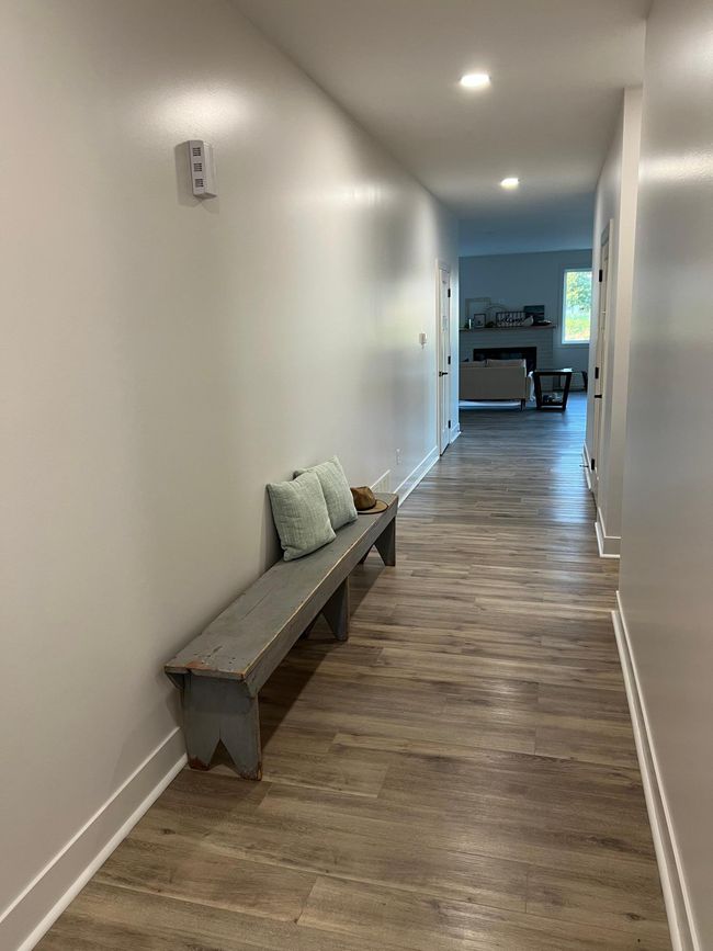Wide main hall entry | Image 12