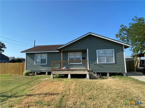 702 E Stayton Ave, Victoria, TX, 77901-6833 | Card Image