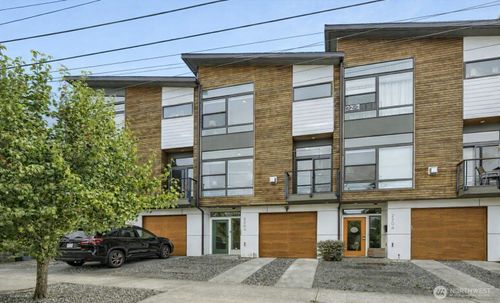 2204 N 8th St, Tacoma, WA, 98403-1016 | Card Image