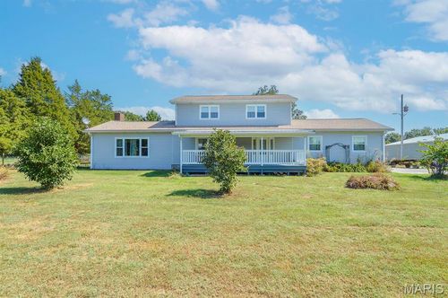 370 Hall Ln, Sorento, IL, 62086-3302 | Card Image