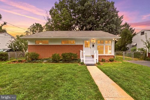 4216 Federal St, ROCKVILLE, MD, 20853-3327 | Card Image