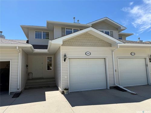 223 Mikkelson Drive, Regina, SK, S4T0A3 | Card Image