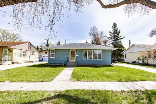 2101 7th St N, Fargo, ND, 58102-5005 | Card Image