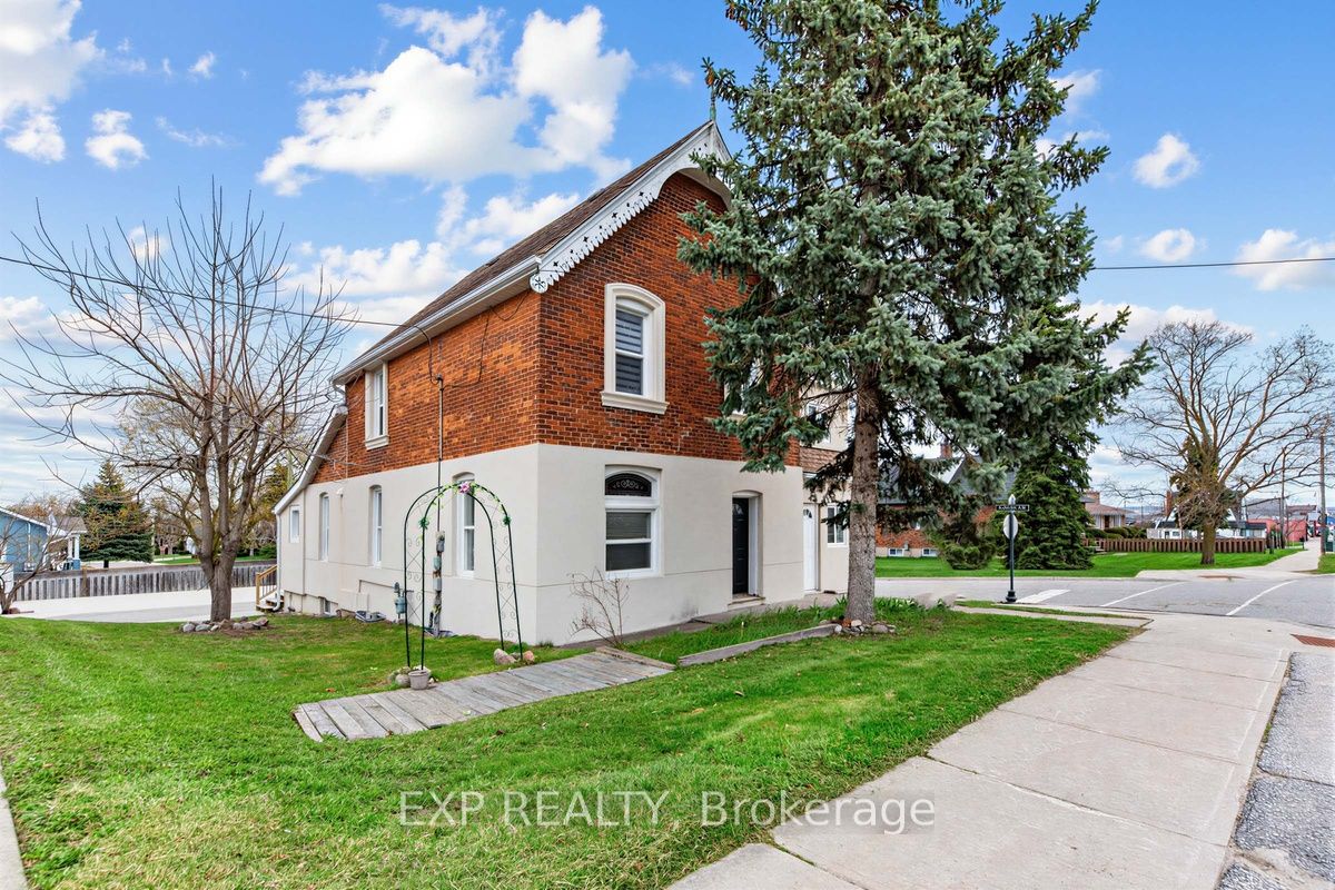 Residential in Bradford West Gwillimbury 2