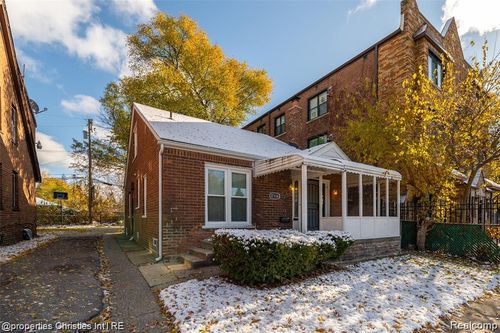 17136 Birchcrest Dr, Detroit, MI, 48221-3020 | Card Image