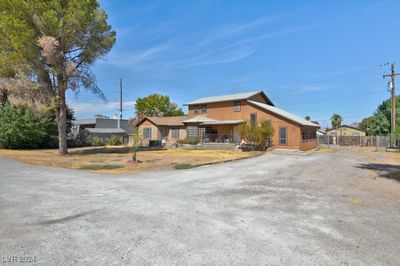 472 Bonelli Avenue, House other with 5 bedrooms, 2 bathrooms and null parking in Overton NV | Image 2