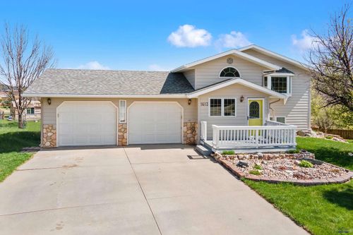1613 Elk Ct, sturgis, SD, 57785-3323 | Card Image
