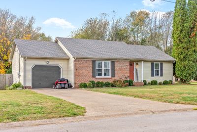 121 Man O War Dr, House other with 3 bedrooms, 2 bathrooms and 3 parking in Oak Grove KY | Image 2