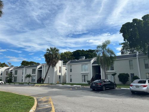 h-4463 Treehouse Ln, Tamarac, FL, 33319-2022 | Card Image