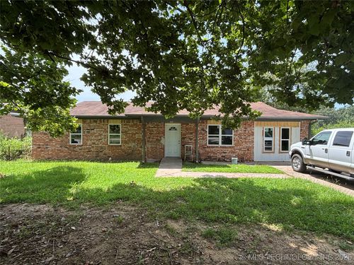 610 6th St, Talihina, OK, 74571-2225 | Card Image
