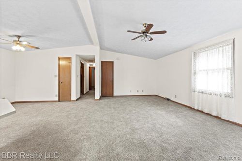 417 Saint Joseph St, Trenton, MI, 48183-2824 | Card Image