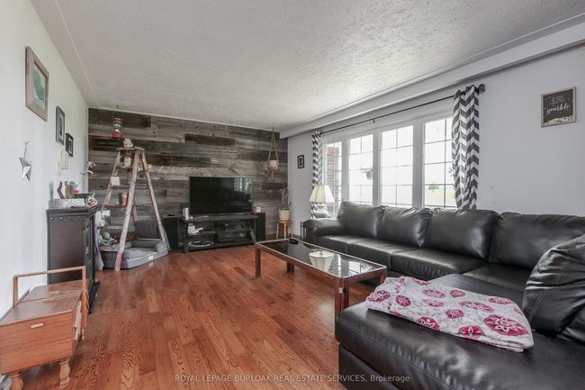 15 3 Rd Rd E, House other with 3 bedrooms, 1 bathrooms and 8 parking in Stoney Creek ON | Image 6