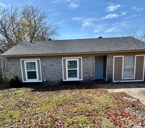 514 Peters St, Waxahachie, TX, 75165-2860 | Card Image