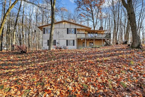 9742 Golf Port Dr, Stanwood, MI, 49346-9603 | Card Image