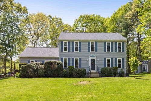 10 Barnstable Rd, Norfolk, MA, 02056-1816 | Card Image