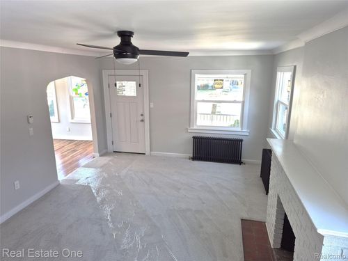 13105 Oakdale St, Southgate, MI, 48195-1073 | Card Image